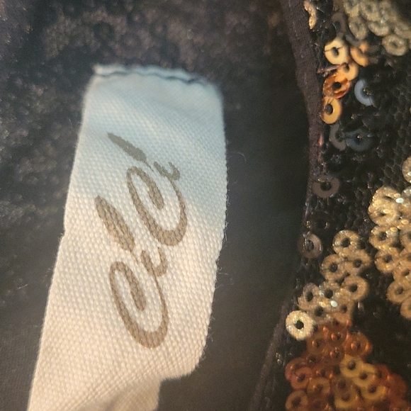 Leppard print sequence top. - Picture 6 of 8